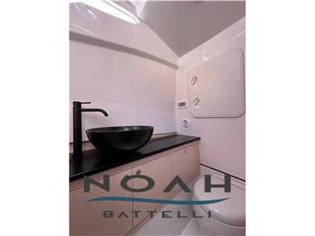 Noah Battelli Noah 36 Open natante