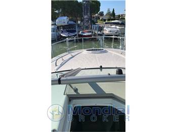 MONTEREY BOAT 270 CR