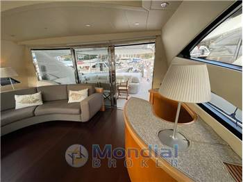Pershing 76