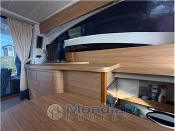 Alena 56 hard top