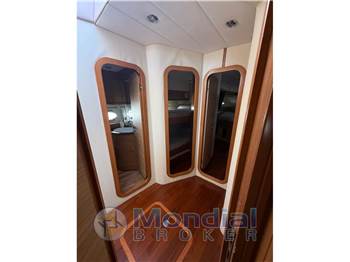 Alena 56 hard top