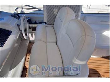 Pershing 48