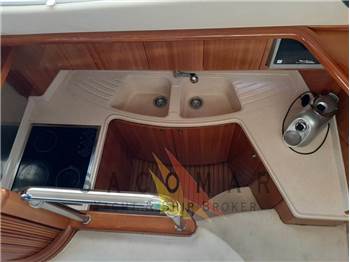 Azimut 46