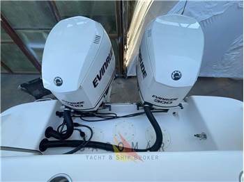 Robalo R 300 CC