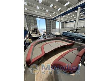 Domina Yachts 42 Walkaround