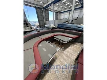 Domina Yachts 42 Walkaround