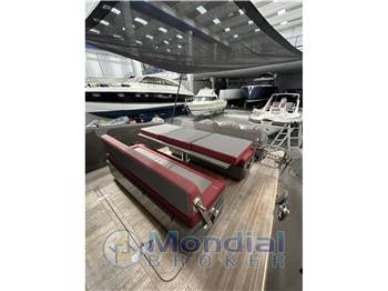 Domina Yachts 42 Walkaround