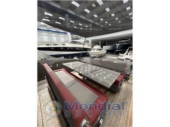Domina Yachts 42 Walkaround
