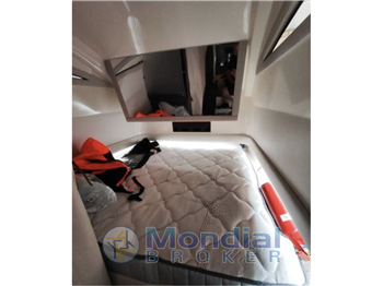 Technohull 40 Explorer