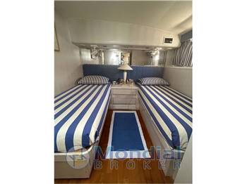 Hatteras Yacht 65 Convertible