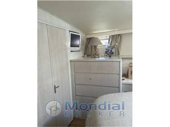 Hatteras Yacht 65 Convertible
