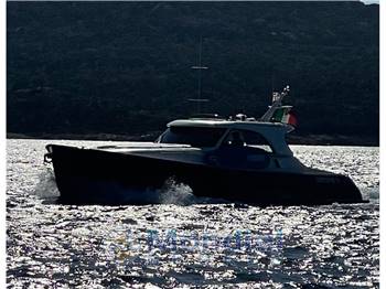 Mochi Craft 44 Dolphin