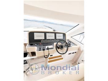 Solaris Power 57 Lobster Fly