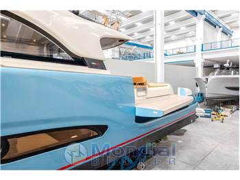 Solaris Power 57 Lobster Fly