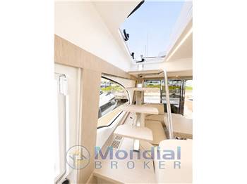 Solaris Power 57 Lobster Fly