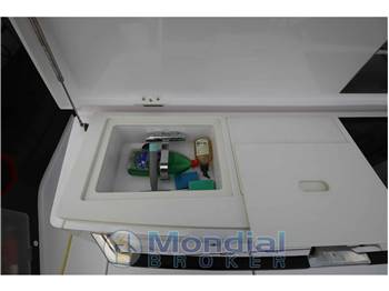 Axopar 37 Sun Top Brabus