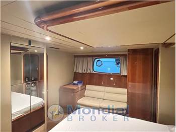 FERRETTI 680  FLY