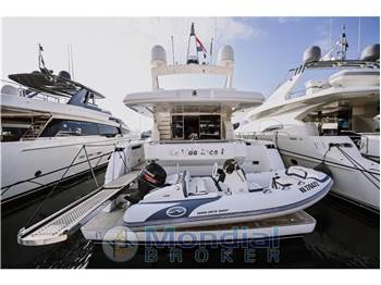 Ferretti Yachts 731