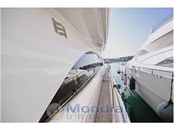 Ferretti Yachts 731