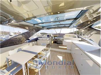 Ferretti Yachts 960