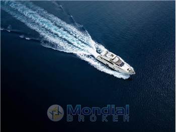 Ferretti Yachts 800