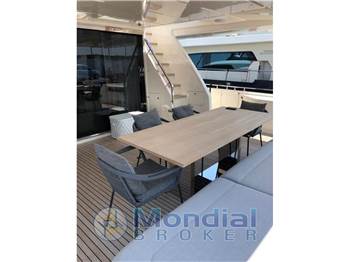 Ferretti Yachts 850