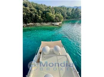 Custom Line Navetta 28