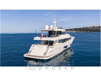 Custom Line Navetta 28
