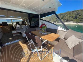 Princess Yachts V70