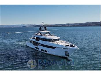 Custom Line Navetta 38