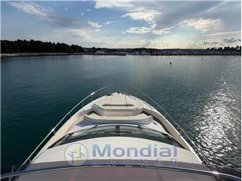 Ferretti Yachts 550