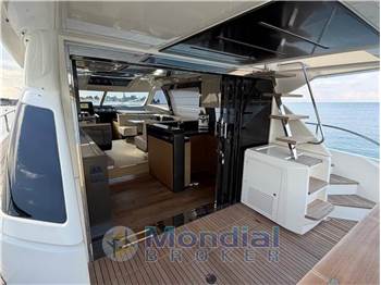 Ferretti Yachts 550