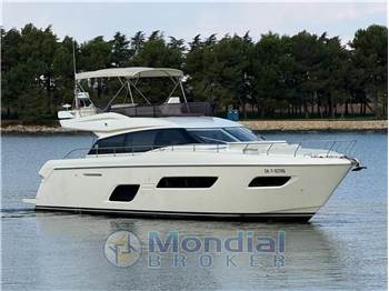 Ferretti Yachts 550