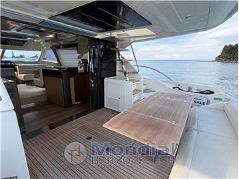 Ferretti Yachts 550