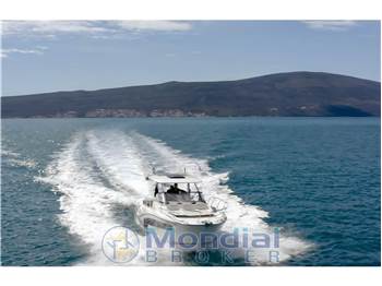 Jeanneau Cap Camarat 10.5 WA serie 2