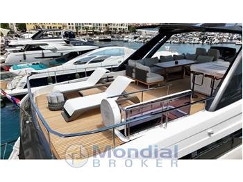 Ferretti Yachts 780