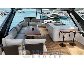 Ferretti Yachts 780