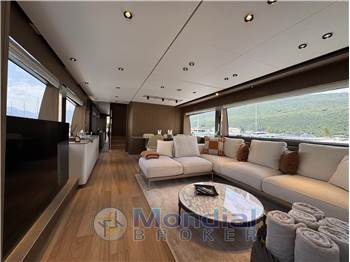 Ferretti Yachts 780