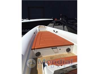 Technohull 38 Grand Sport