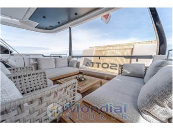 Ferretti Yachts 1000