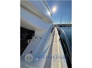 Ferretti Yachts 550