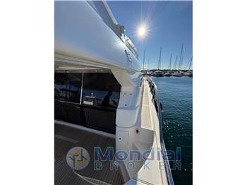 Ferretti Yachts 550
