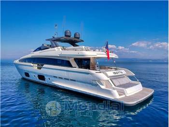 Ferretti Yachts 960