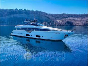 Ferretti Yachts 960