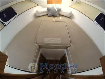 Magnum Marine 38 Flush Deck