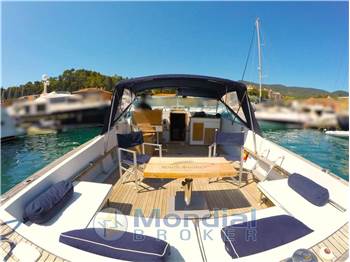 Magnum Marine 38 Flush Deck