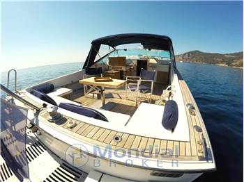 Magnum Marine 38 Flush Deck