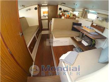 Magnum Marine 38 Flush Deck