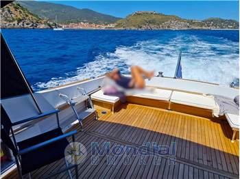 Magnum Marine 38 Flush Deck