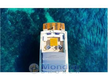 Magnum Marine 38 Flush Deck